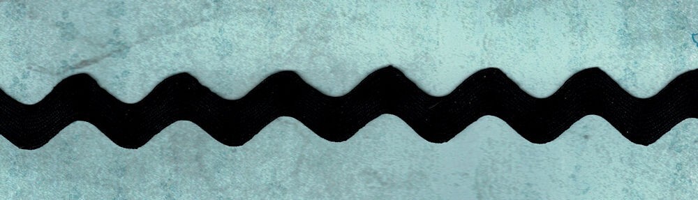57-1006.jpg 5 Yards 15/16" Black Ric Rac Trim R45BK - Image 1