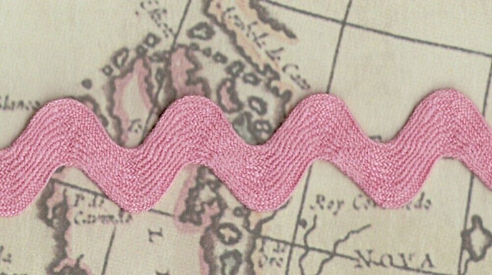 57-324.jpg 5 Yards 3/4" Old Rose Ric Rac Trim 88 - Image 1