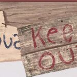 Rustic Kids Clubhouse Wallpaper Border "Private Keep Out" Playroom Décor KJ0351B